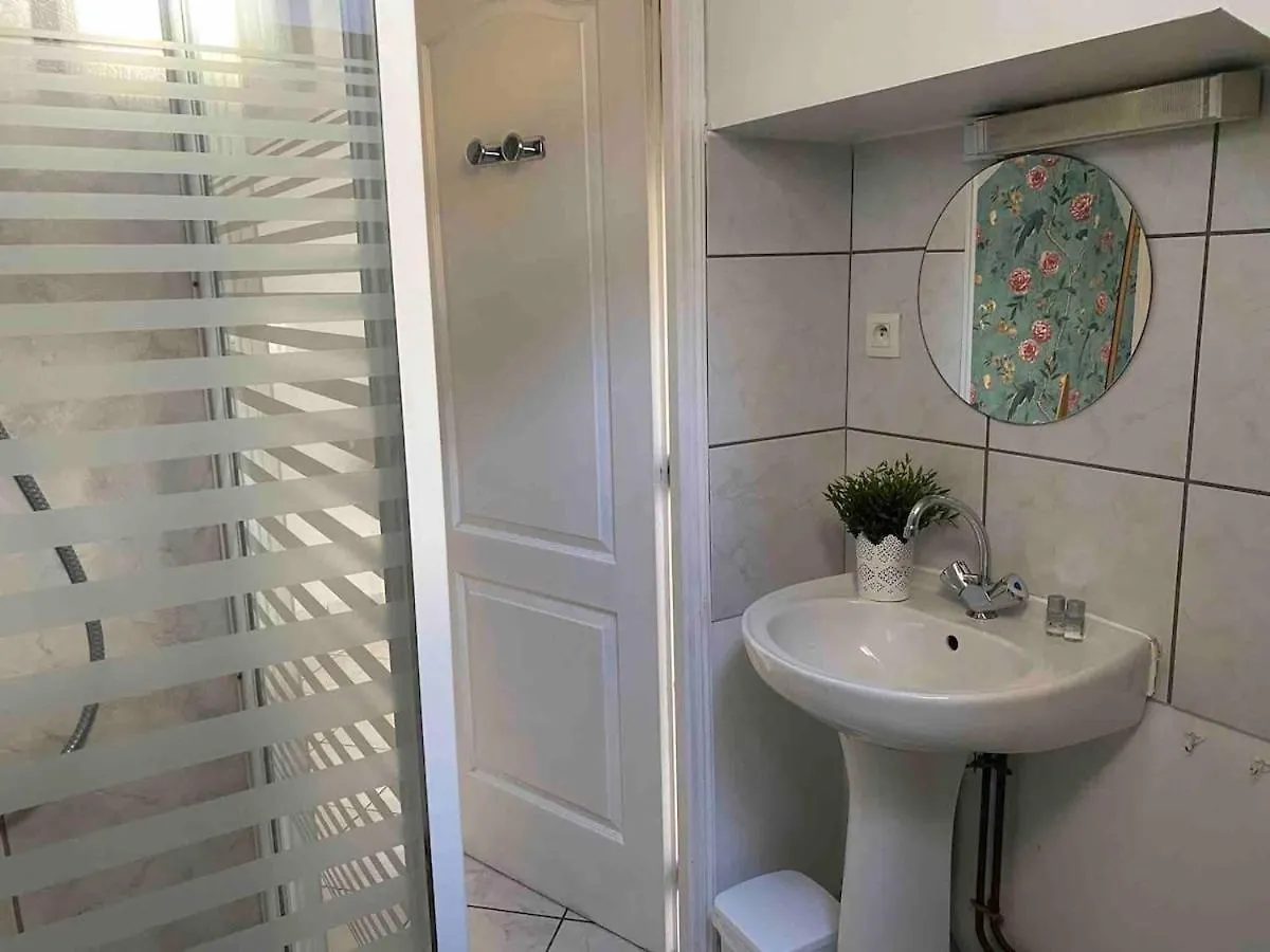 Apartment Le Refuge - intimate and central Annecy