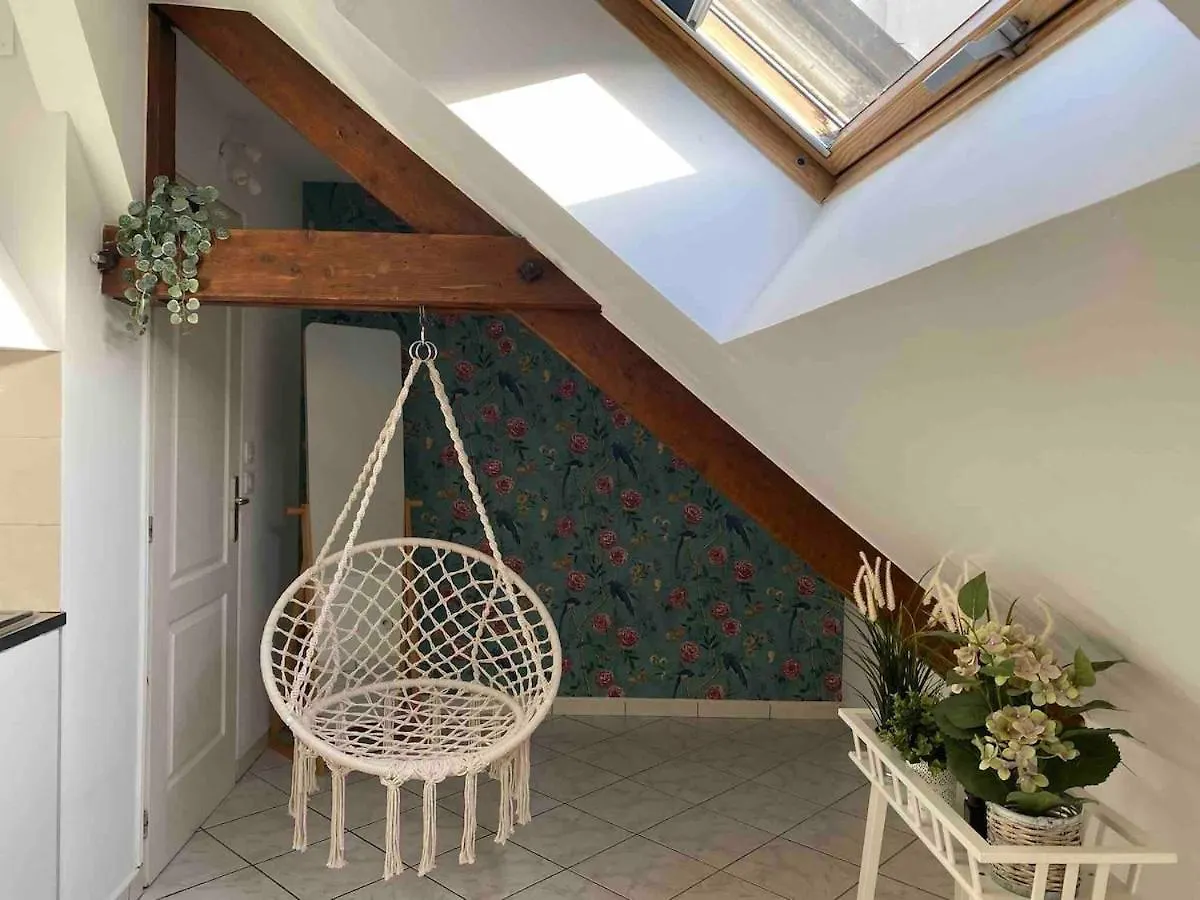 Le Refuge - intimate and central Annecy France