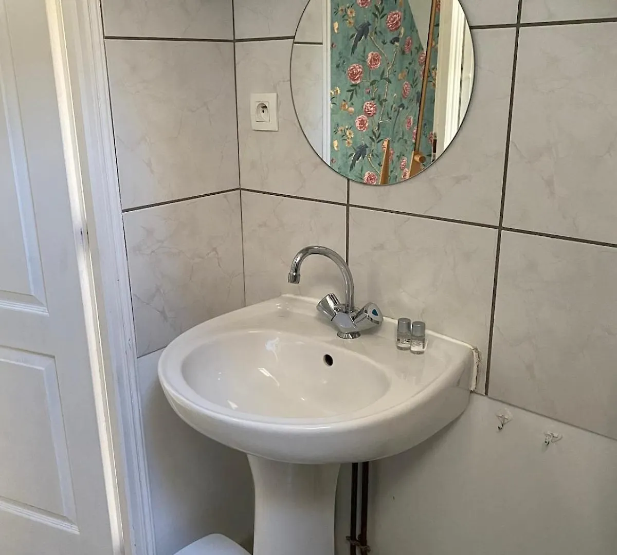 Apartment Le Refuge - intimate and central Annecy France